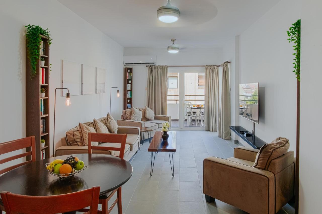 Lazaros Centre Apartment 라르나카 외부 사진