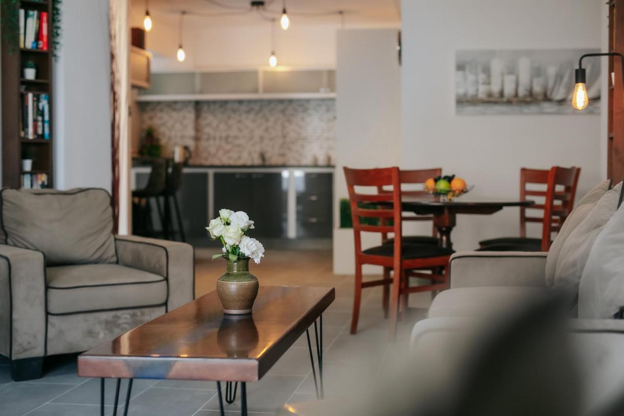 Lazaros Centre Apartment 라르나카 외부 사진